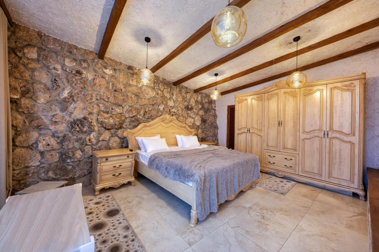 Alpine Castle Hotel Дилижан Экстерьер фото