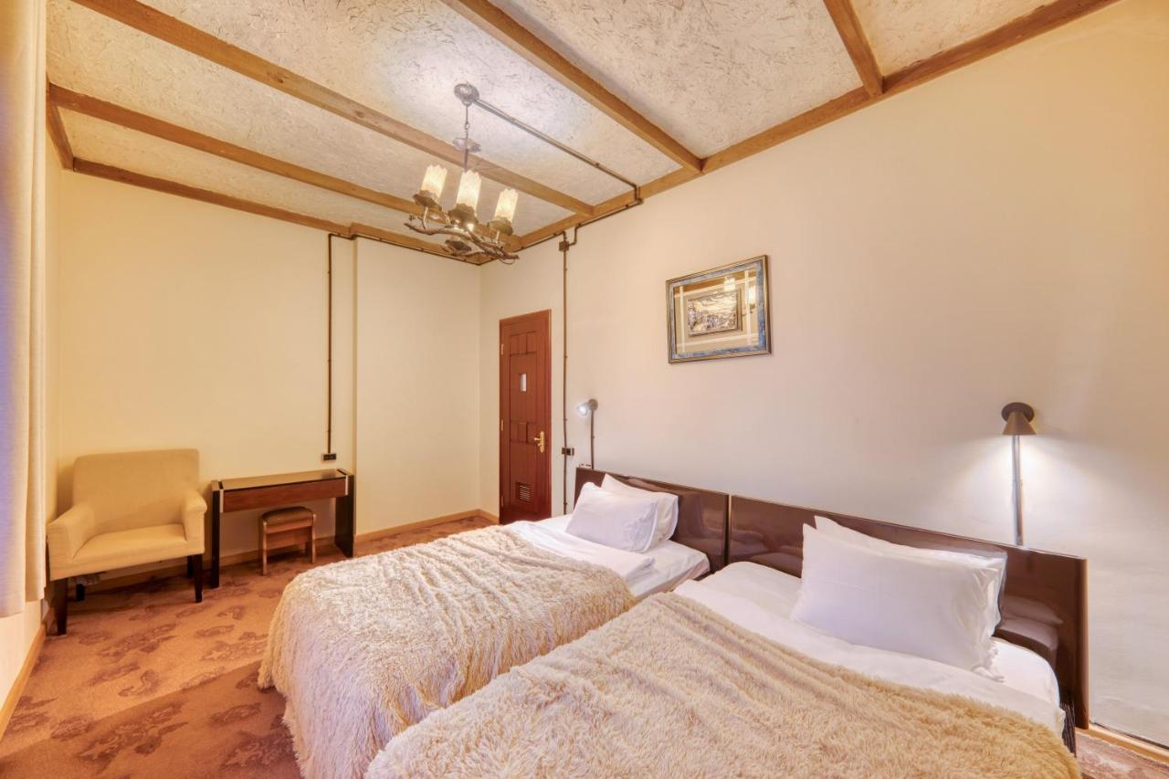 Alpine Castle Hotel Дилижан Экстерьер фото