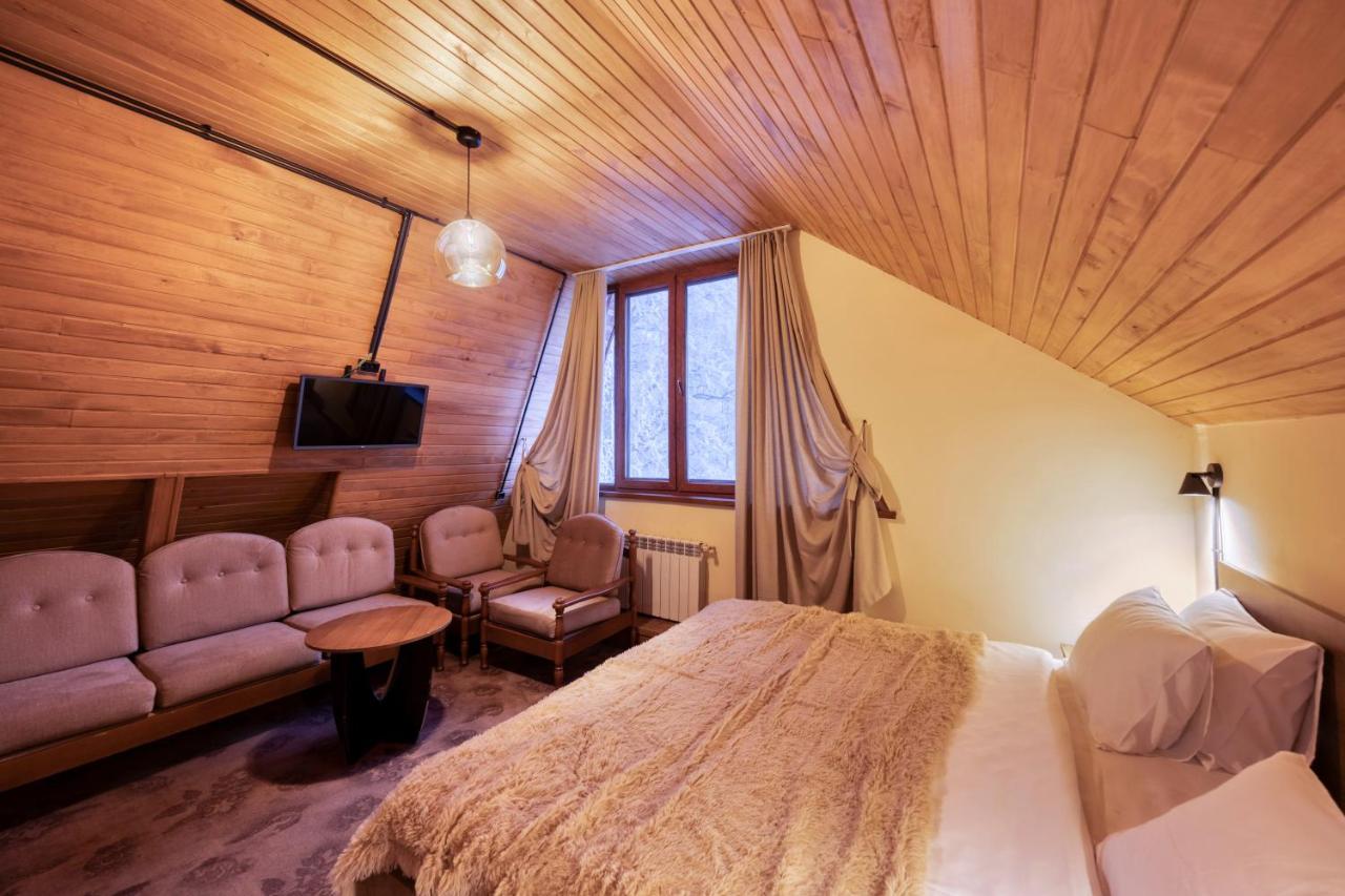 Alpine Castle Hotel Дилижан Экстерьер фото